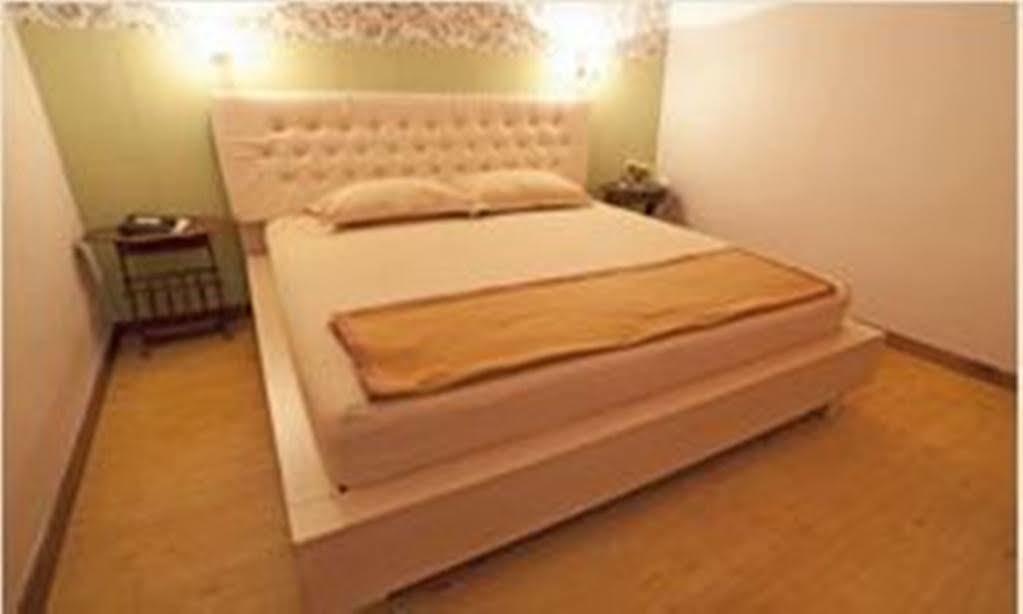 Mojokerto Classic Homestay Kültér fotó